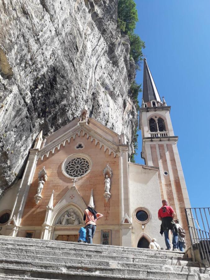 Casa Vacanze Al Borgo Caprino Veronese Bagian luar foto