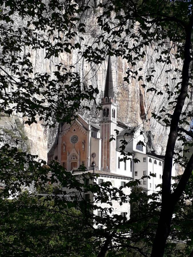 Casa Vacanze Al Borgo Caprino Veronese Bagian luar foto